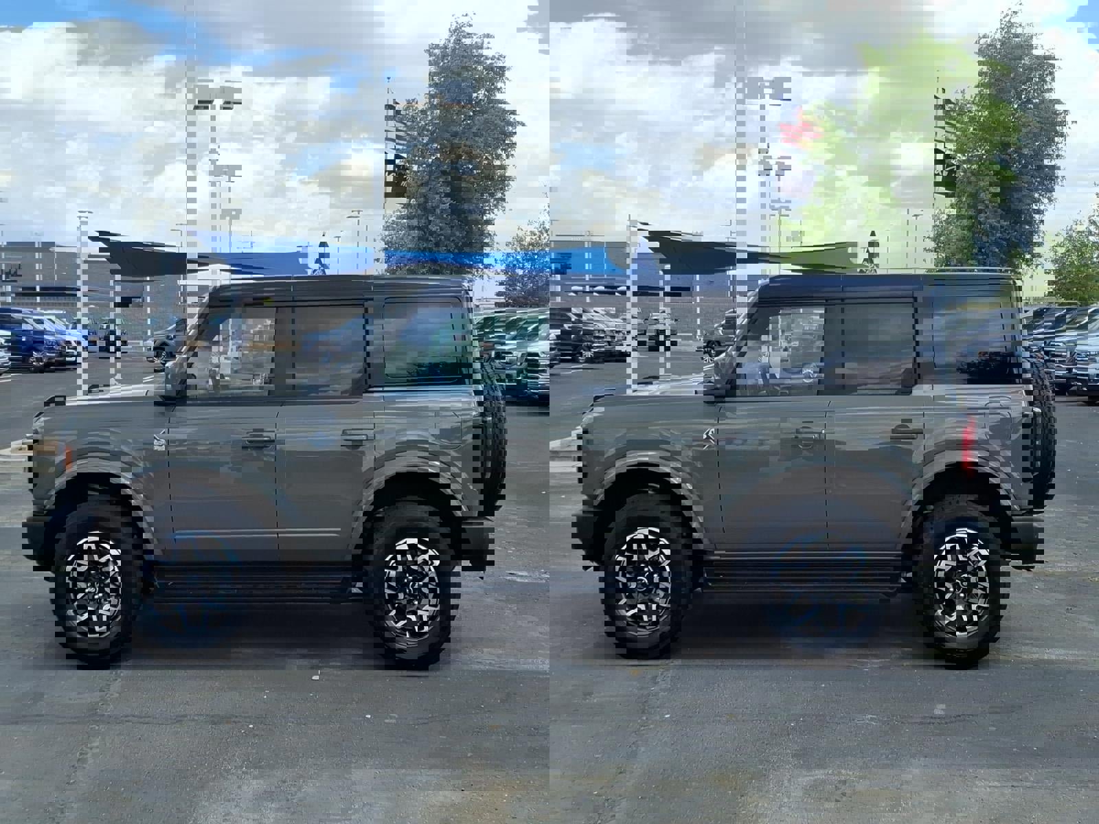 Certified 2025 Ford Bronco Outer Banks image 2