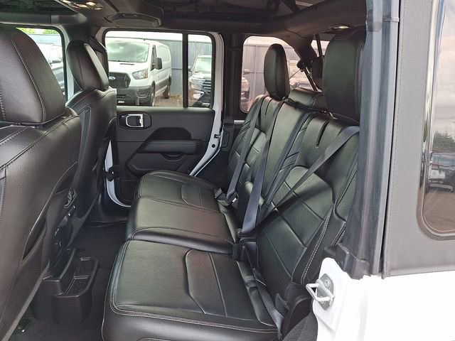 Used 2023 Jeep Wrangler Unlimited Sahara w/ Cold Weather Group AWD/4WD image 10