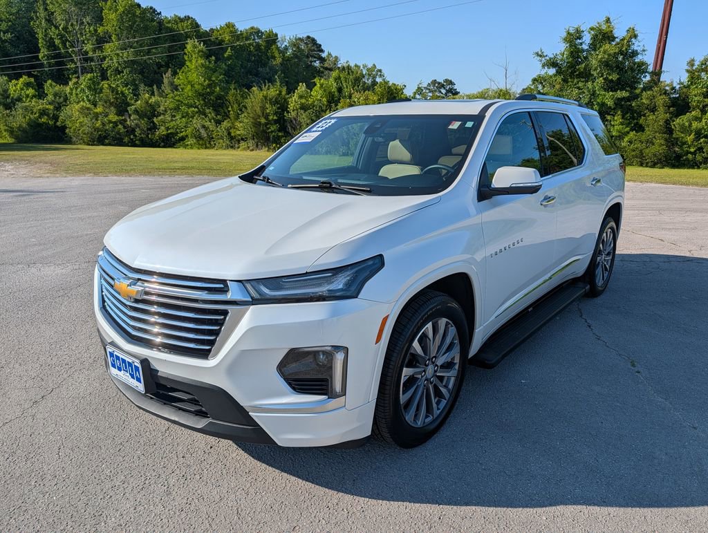 Used 2023 Chevrolet Traverse Premier FWD image 5