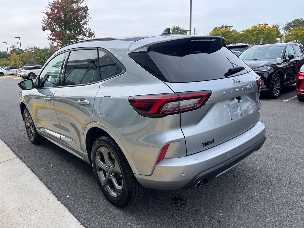 Certified 2024 Ford Escape ST-Line w/ Tech Pack #1 AWD/4WD image 7