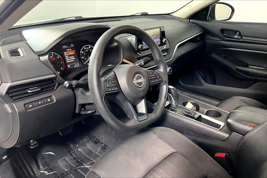 Used 2024 Nissan Altima 2.5 S FWD image 13