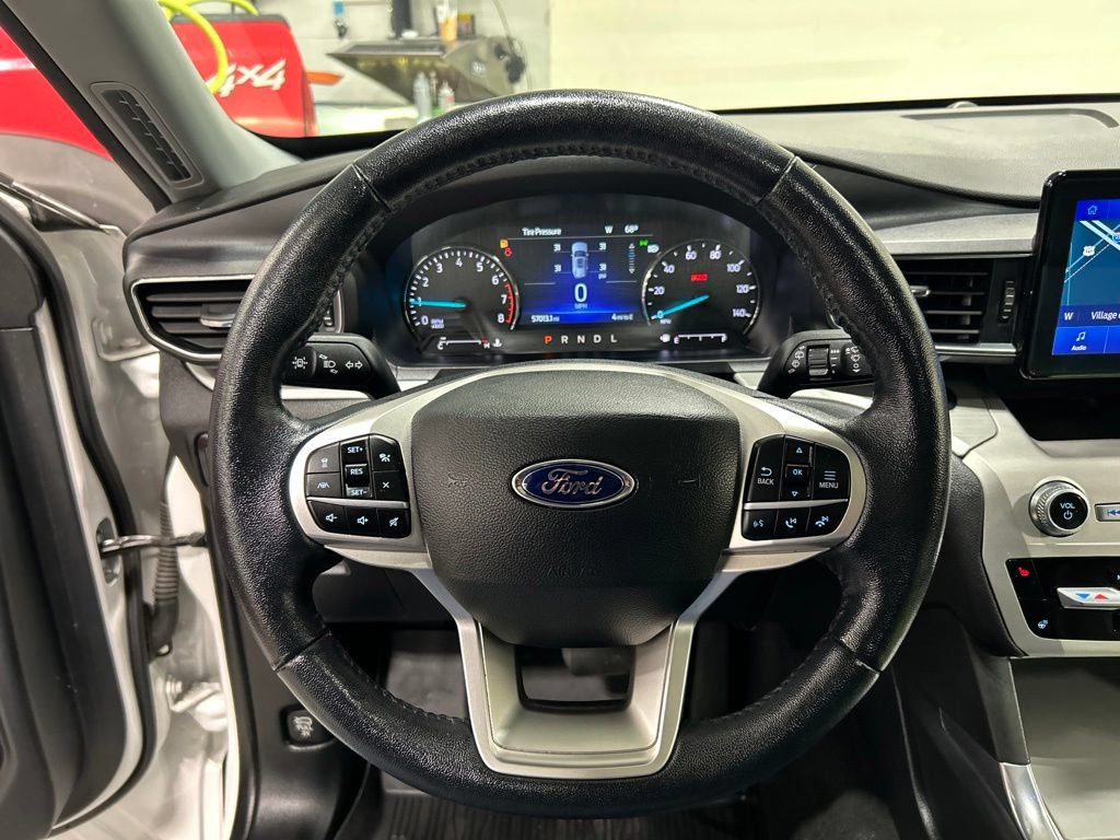 Certified 2022 Ford Explorer XLT w/ Equipment Group 202A AWD/4WD image 16