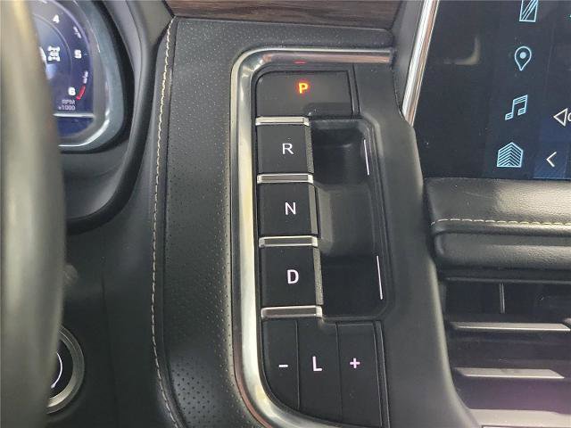 Used 2023 Chevrolet Suburban Premier image 14