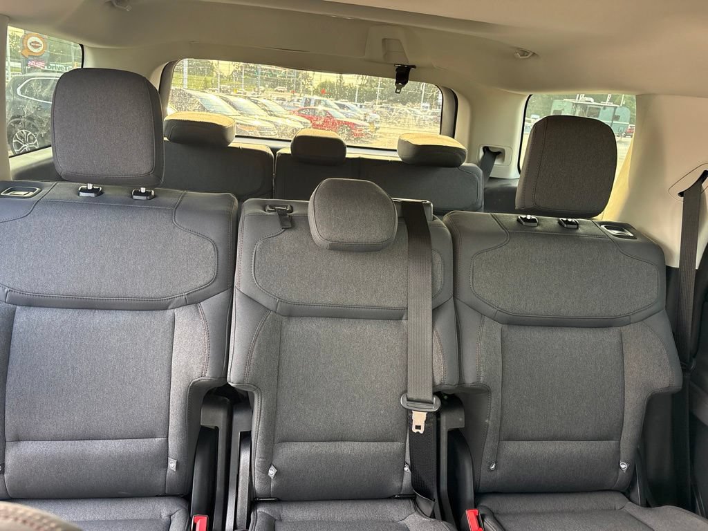 Certified 2025 Ford Expedition Active AWD/4WD image 9