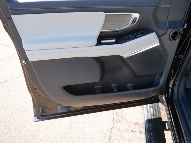 Certified 2025 Ford Expedition Platinum image 10