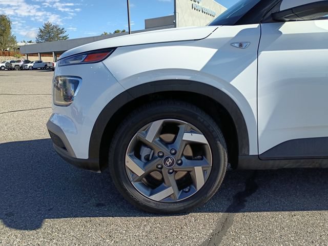 Used 2025 Hyundai Venue SEL FWD image 26