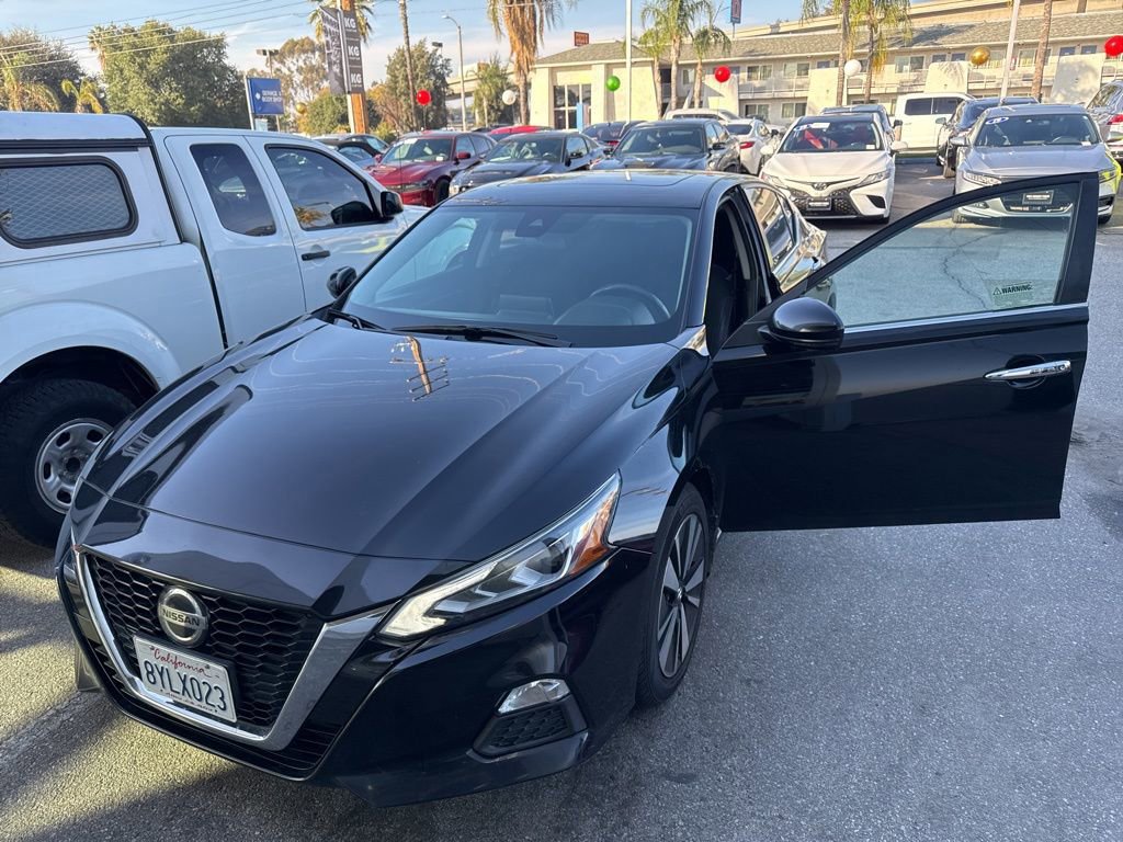 Used 2021 Nissan Altima 2.5 SV w/ SV Premium Package image 10