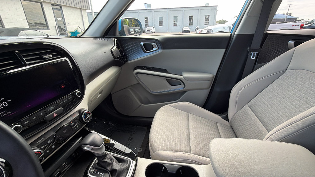Used 2024 Kia Soul EX FWD image 21