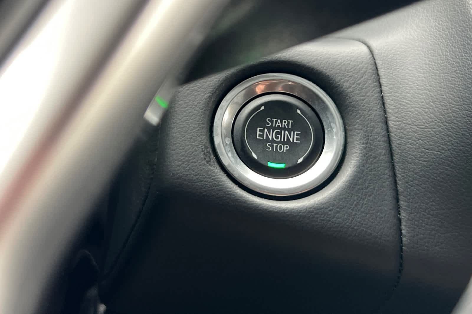 Used 2024 Chevrolet Tahoe Z71 w/ Luxury Package image 25