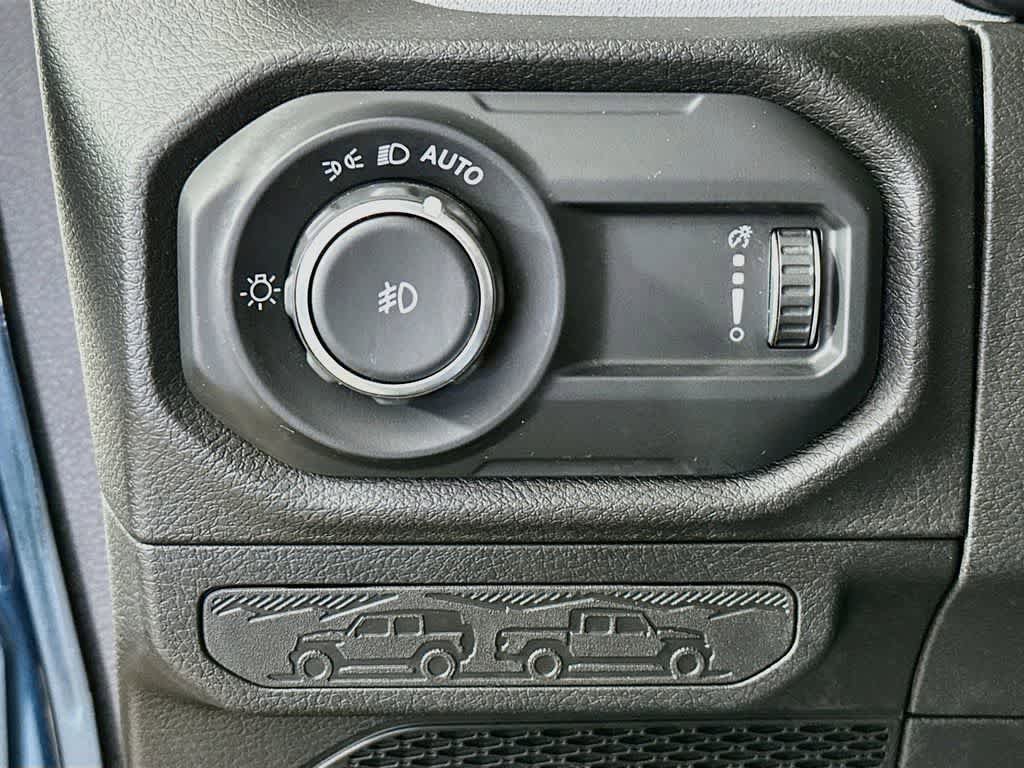 Used 2025 Jeep Wrangler Sport AWD/4WD image 26