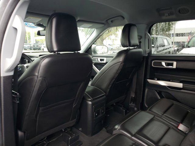 Certified 2022 Ford Explorer XLT w/ Equipment Group 202A image 11