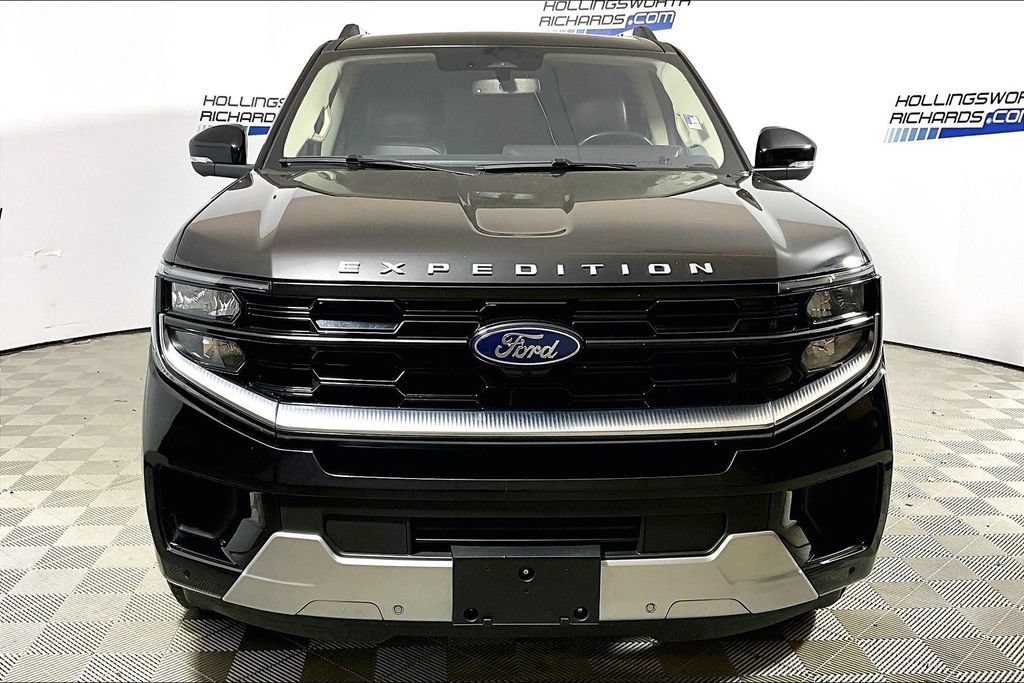Certified 2025 Ford Expedition Platinum AWD/4WD image 2