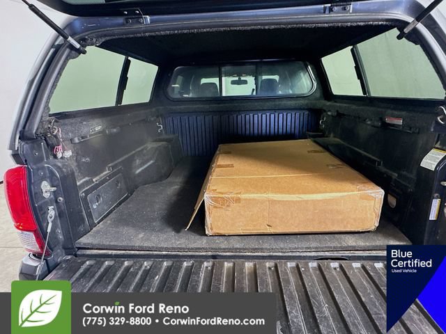 Used 2017 Toyota Tacoma TRD Sport AWD/4WD image 29