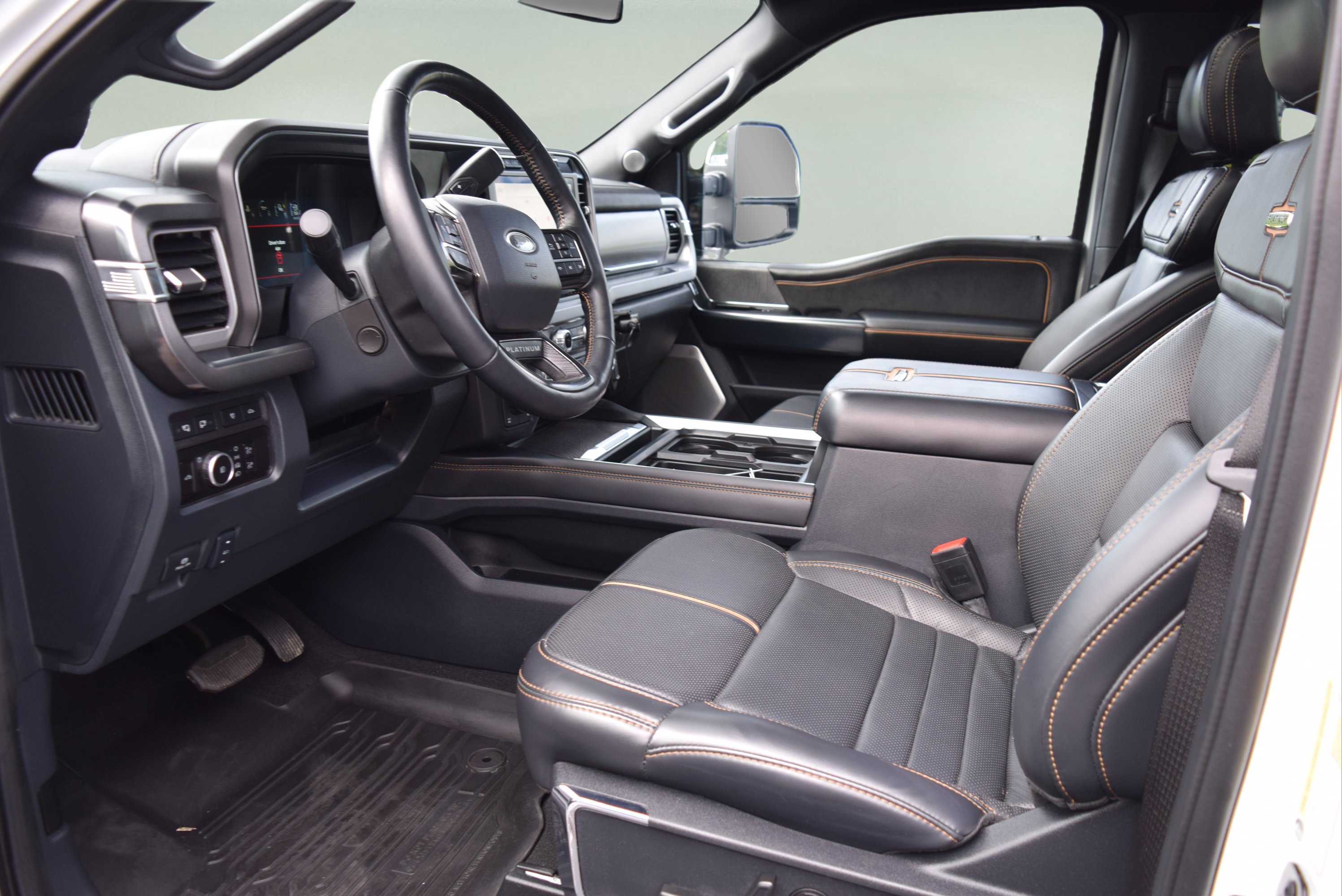 Certified 2024 Ford F250 Platinum w/ Tremor Off-Road Package AWD/4WD image 13