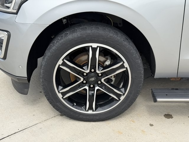 Certified 2020 Ford Expedition Max Limited w/ Special Edition Package AWD/4WD image 11