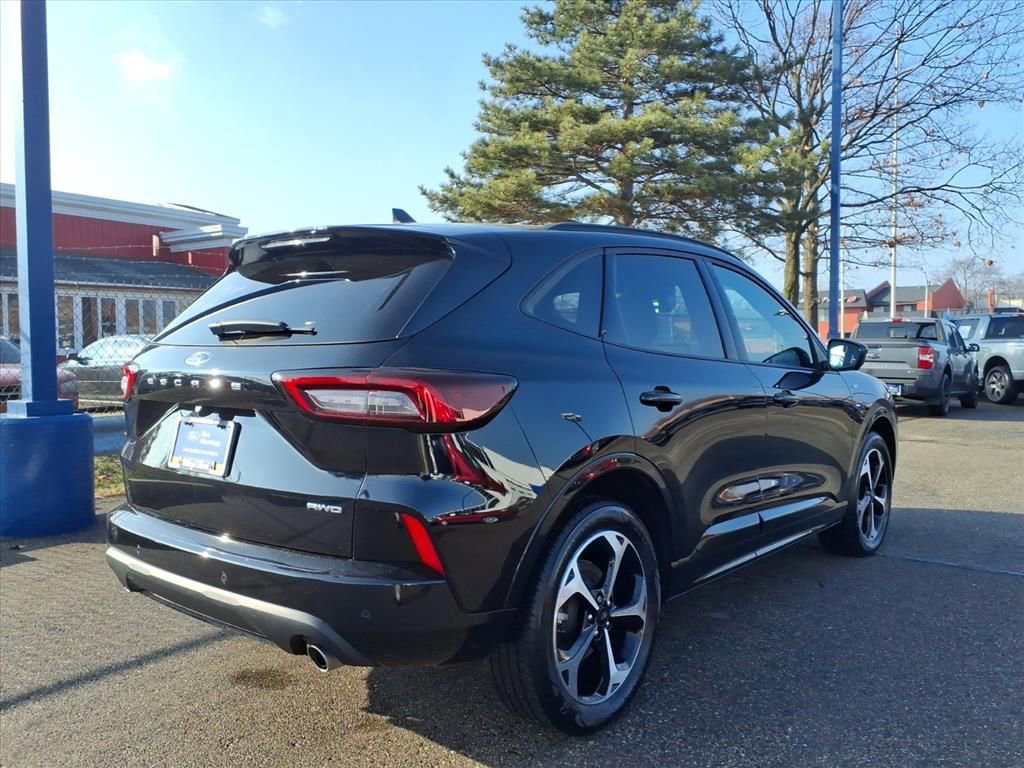 Certified 2024 Ford Escape ST-Line Select w/ Tech Pack #2 video 2