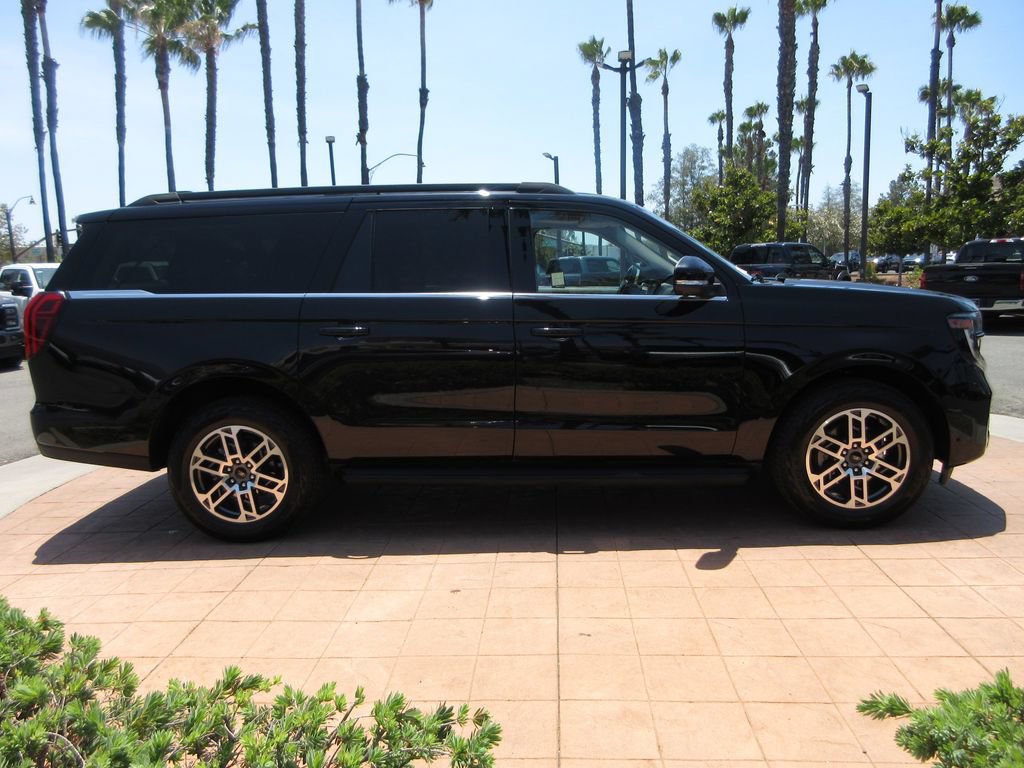 Certified 2025 Ford Expedition Max Active AWD/4WD image 5