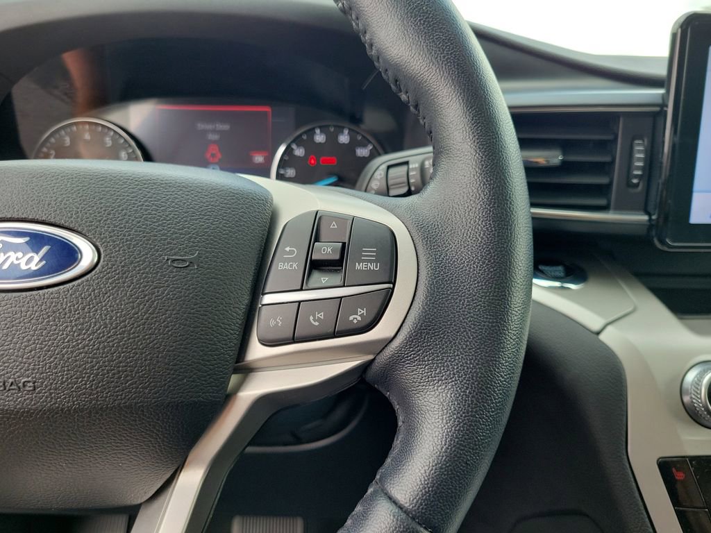 Certified 2022 Ford Explorer XLT w/ Equipment Group 202A AWD/4WD image 25