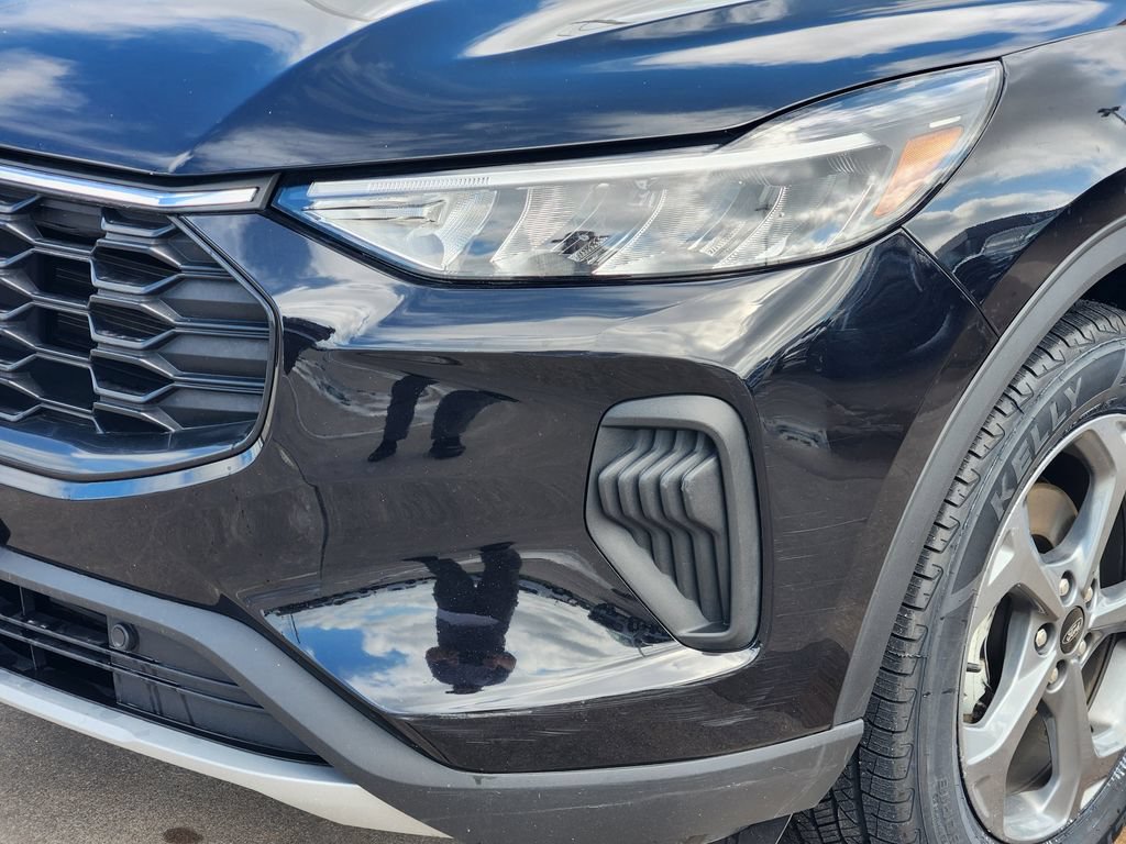 Certified 2025 Ford Escape ST-Line FWD image 8