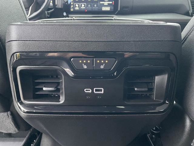 Used 2024 GMC Sierra 2500 AT4 w/ AT4 Preferred Package image 21