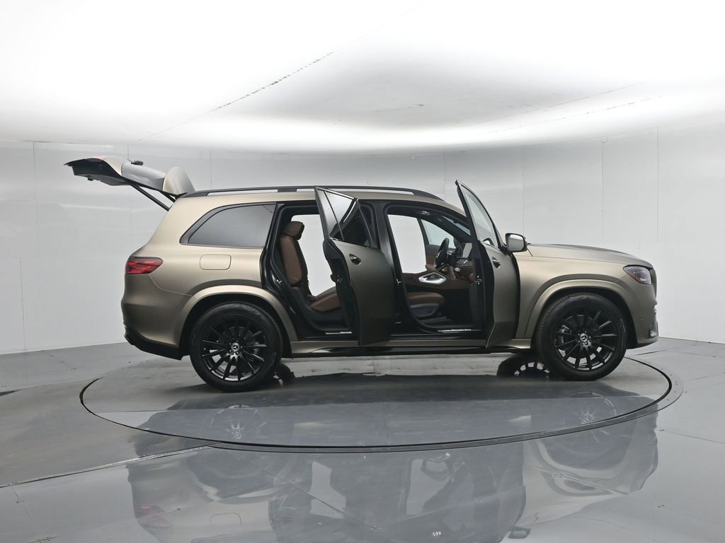 Used 2025 Mercedes-Benz GLS 450 4MATIC image 4