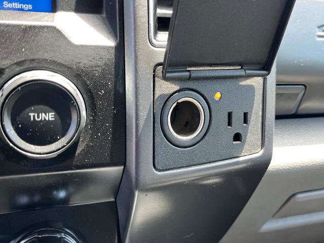 Certified 2019 Ford F250 XLT w/ XLT Premium Package AWD/4WD image 15