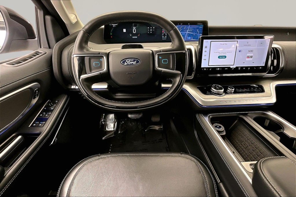 Certified 2025 Ford Expedition Max Platinum w/ Driver's Package AWD/4WD image 5