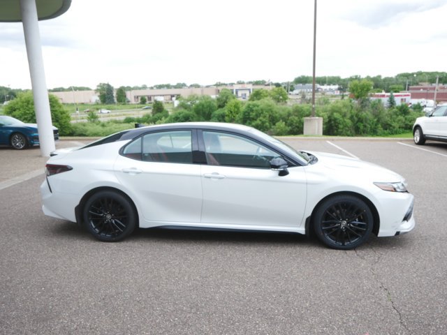 Used 2022 Toyota Camry XSE w/ Blackout Package (TMS) FWD image 4