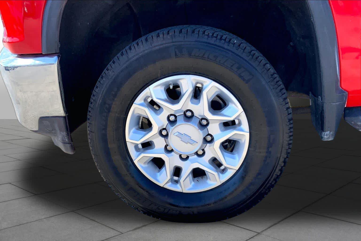 Used 2020 Chevrolet Silverado 3500 LTZ AWD/4WD image 11