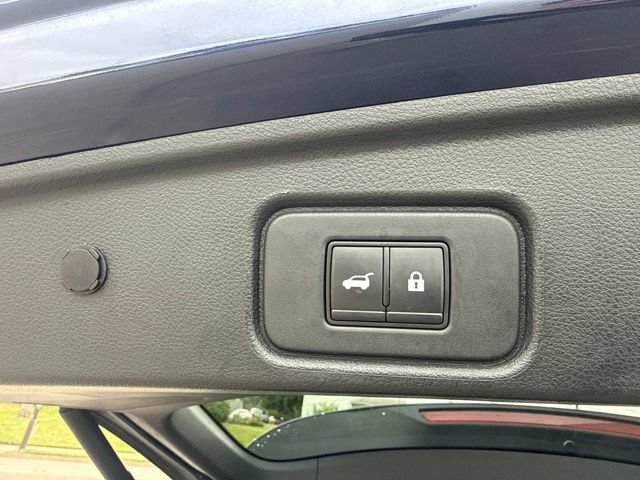 Used 2022 Nissan Pathfinder SL w/ Cargo Package AWD/4WD image 45