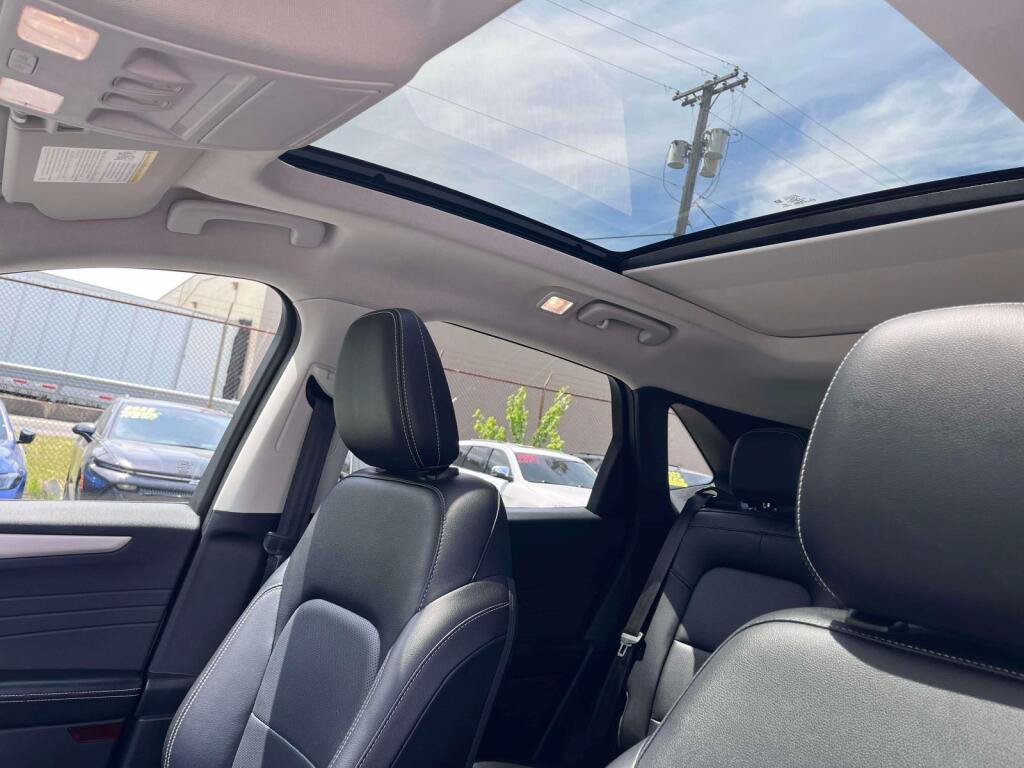 Certified 2022 Ford Escape SEL AWD/4WD image 6