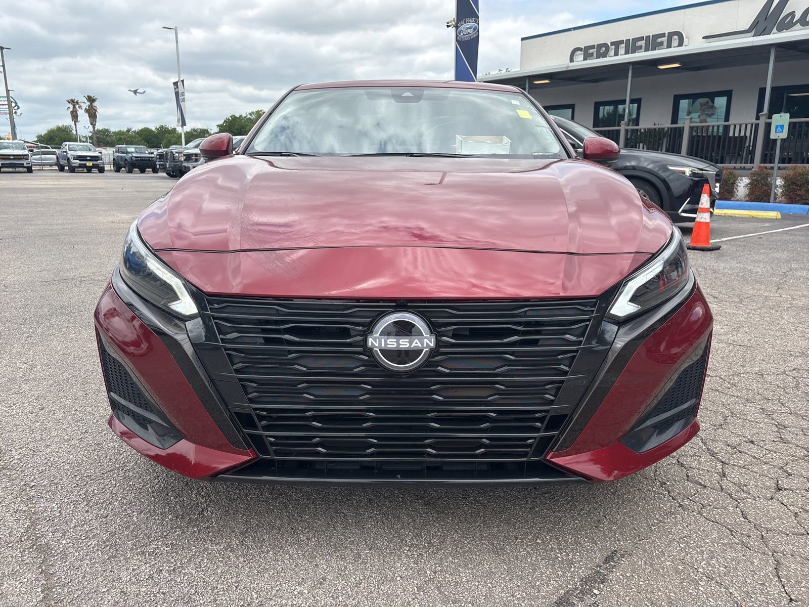 Used 2024 Nissan Altima 2.5 SL FWD image 9