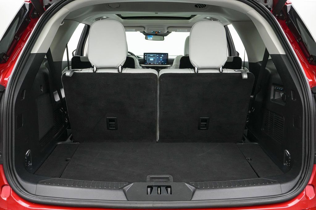 Certified 2025 Ford Explorer Platinum w/ LUX Leather Package image 21