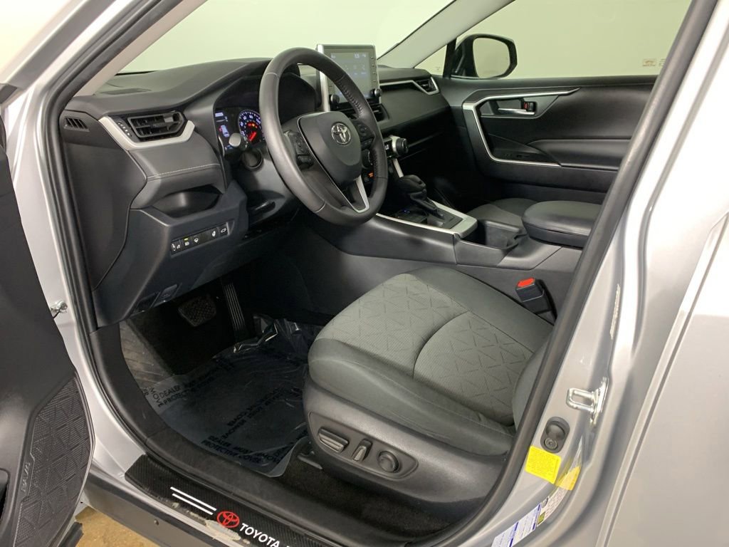 Used 2022 Toyota RAV4 XLE w/ Convenience Package AWD/4WD image 30