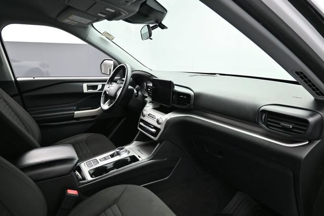 Certified 2021 Ford Explorer XLT RWD image 31