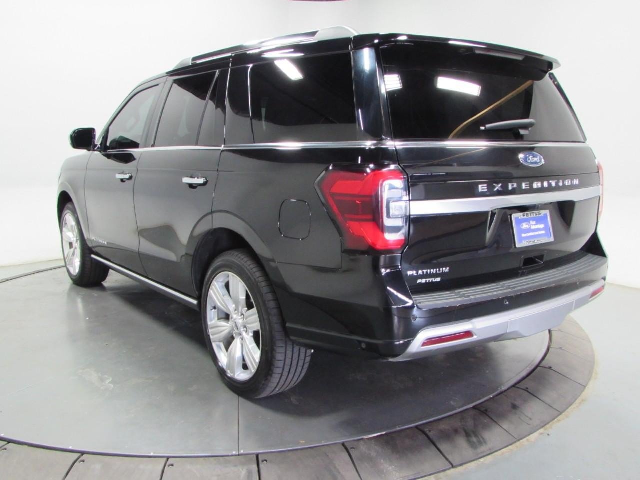 Certified 2024 Ford Expedition Platinum AWD/4WD image 5