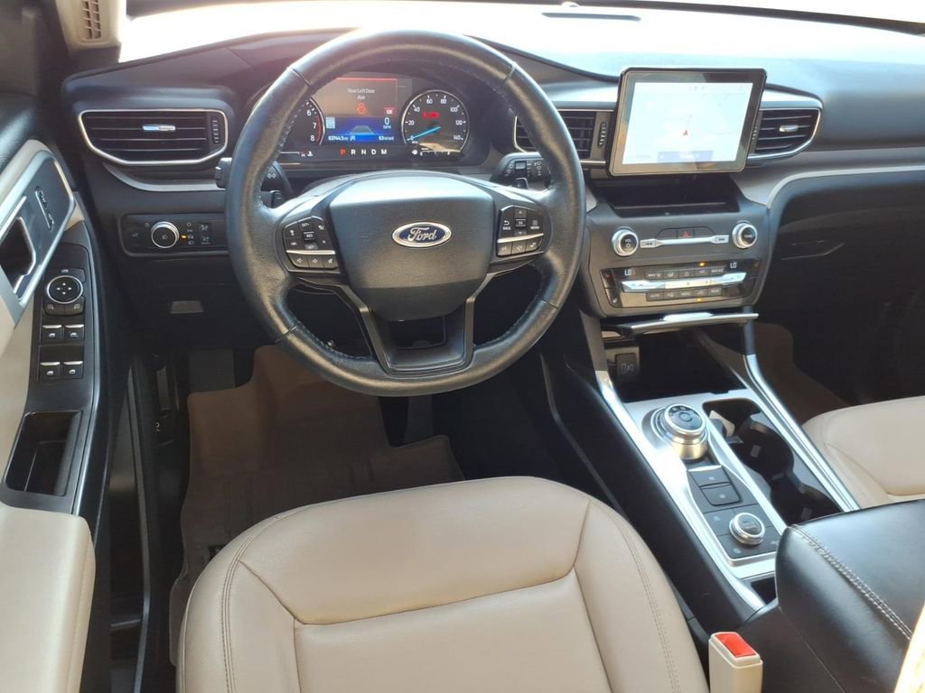 Certified 2020 Ford Explorer XLT w/ Equipment Group 202A AWD/4WD image 12