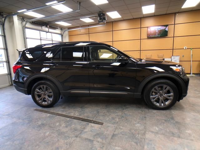 Certified 2023 Ford Explorer XLT w/ Equipment Group 202A image 8