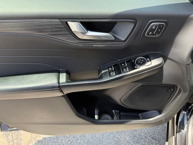 Certified 2023 Ford Escape Platinum w/ Premium Technology Package AWD/4WD image 21