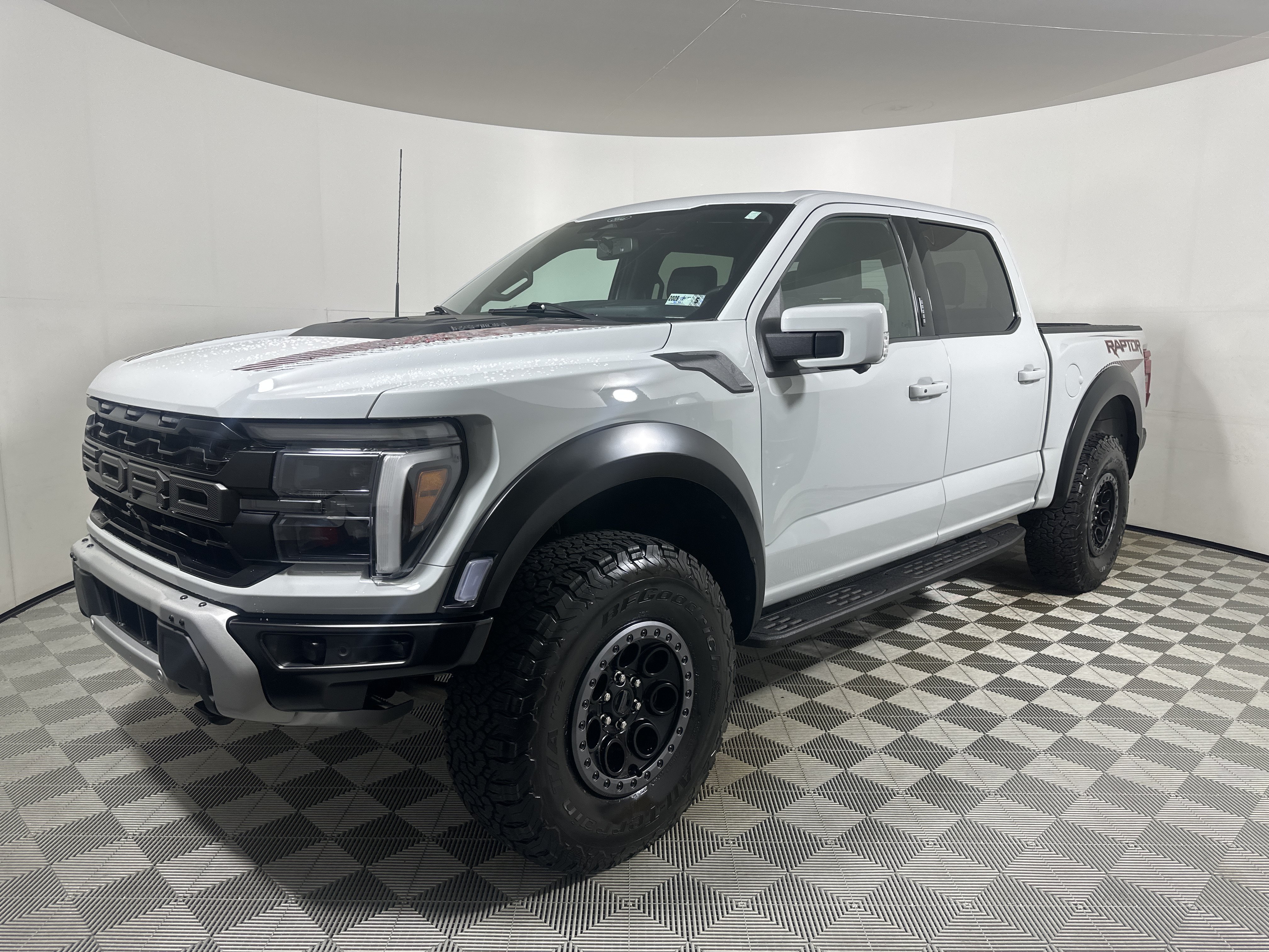 Certified 2024 Ford F150 Raptor AWD/4WD image 3