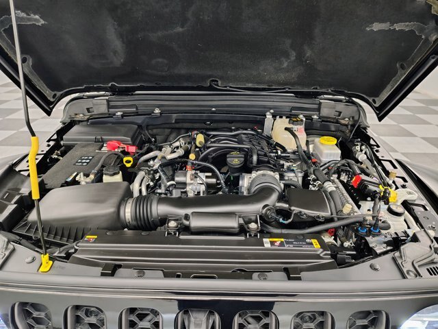 Used 2022 Jeep Wrangler Unlimited Rubicon w/ LED Lighting Group AWD/4WD image 16