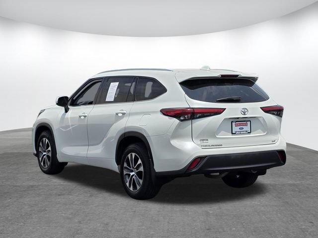 Used 2021 Toyota Highlander XLE FWD image 6