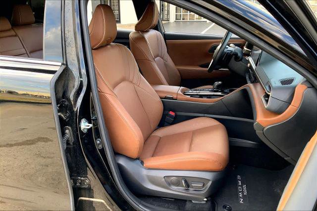 Used 2025 Toyota Crown Signia w/ Advanced Technology Package image 11