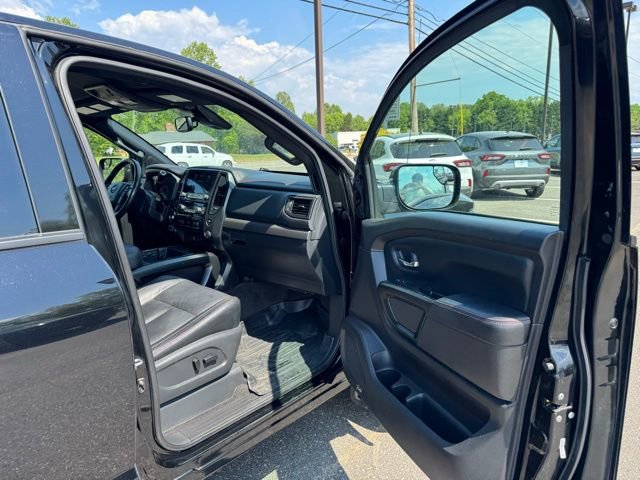 Used 2021 Nissan Titan PRO-4X w/ Pro-4x Convenience Package AWD/4WD image 16