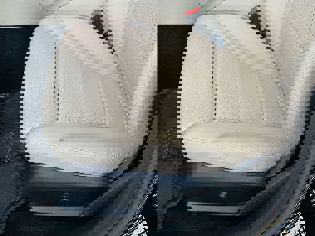 Used 2021 Mercedes-Benz C 300 Sedan image 31