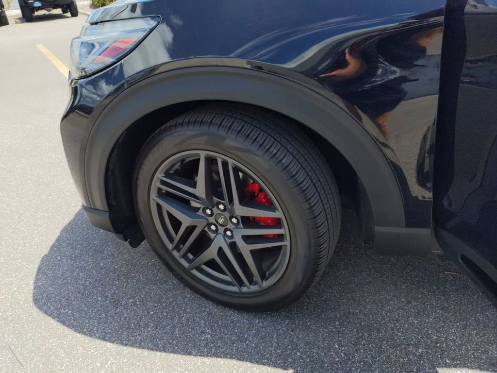 Certified 2025 Ford Explorer ST image 33