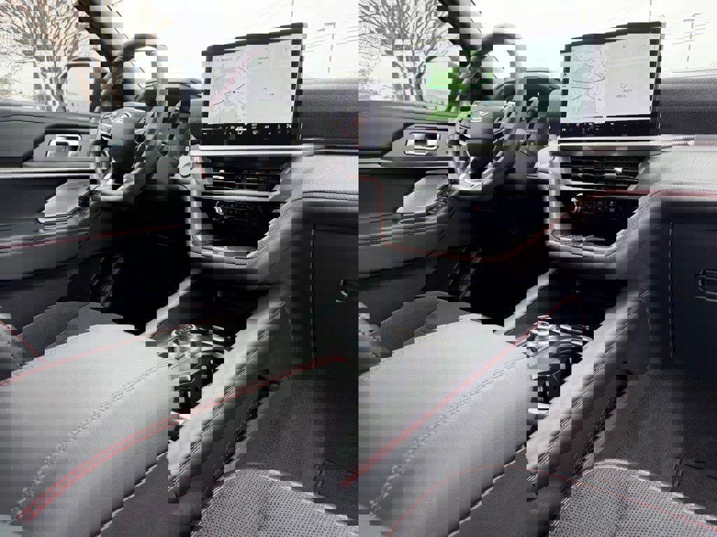 Certified 2025 Ford Explorer ST image 21