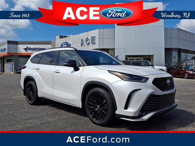 Used 2024 Toyota Highlander XSE AWD/4WD image 1