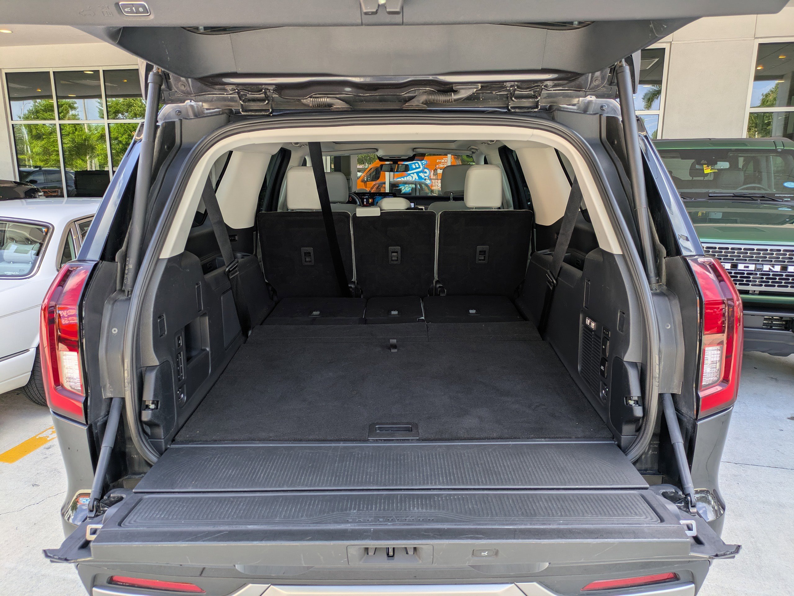 Certified 2025 Ford Expedition Max Platinum AWD/4WD image 14