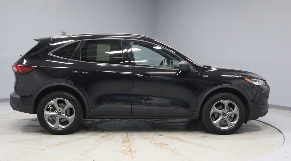 Certified 2025 Ford Escape ST-Line AWD/4WD image 6